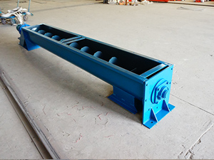 無中心軸干擾,對(duì)于輸送帶狀、易纏繞物料有特殊的優(yōu)越性。